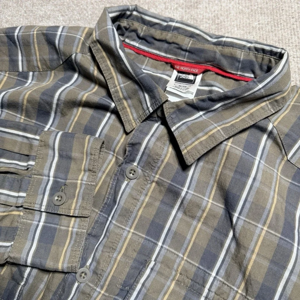 The North Face Men's XL Long Sleeve Multicolor‎ Green Gray Plaid Button Down